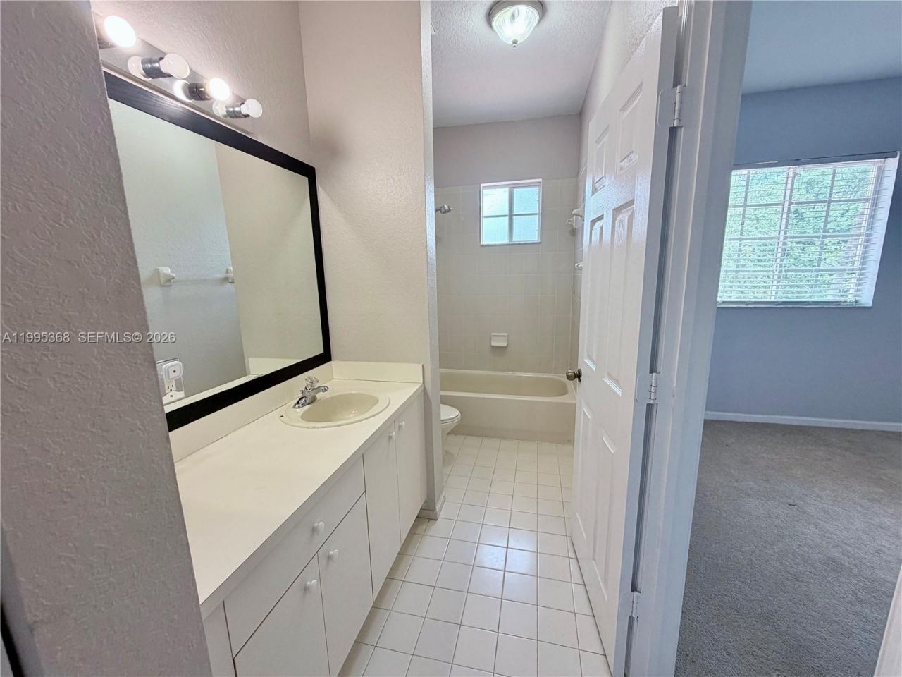 5747 Isles Cir, Unit 5747, Tamarac, FL 33321 Photo