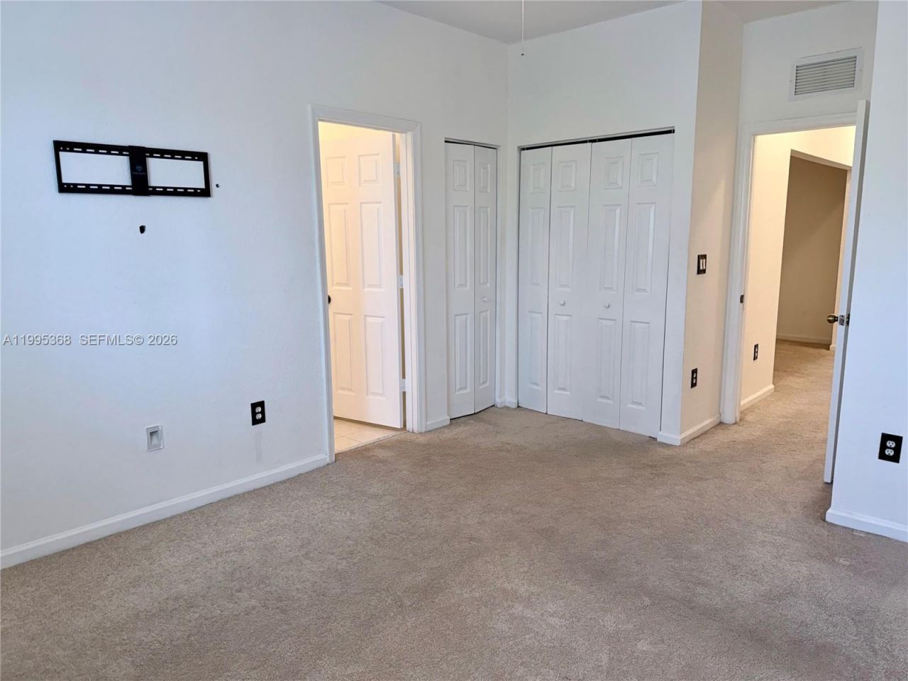 5747 Isles Cir, Unit 5747, Tamarac, FL 33321 Photo