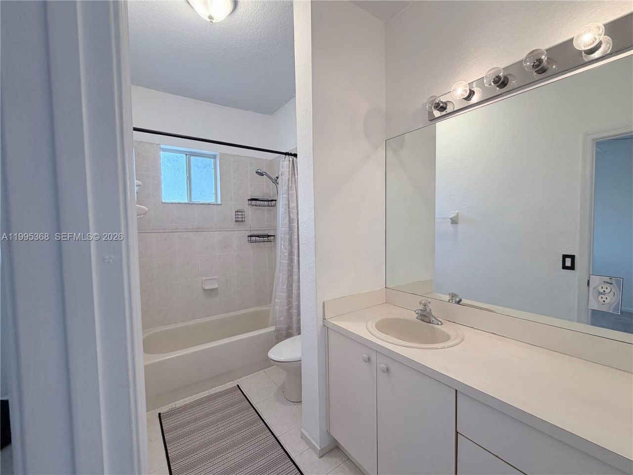 5747 Isles Cir, Unit 5747, Tamarac, FL 33321 Photo