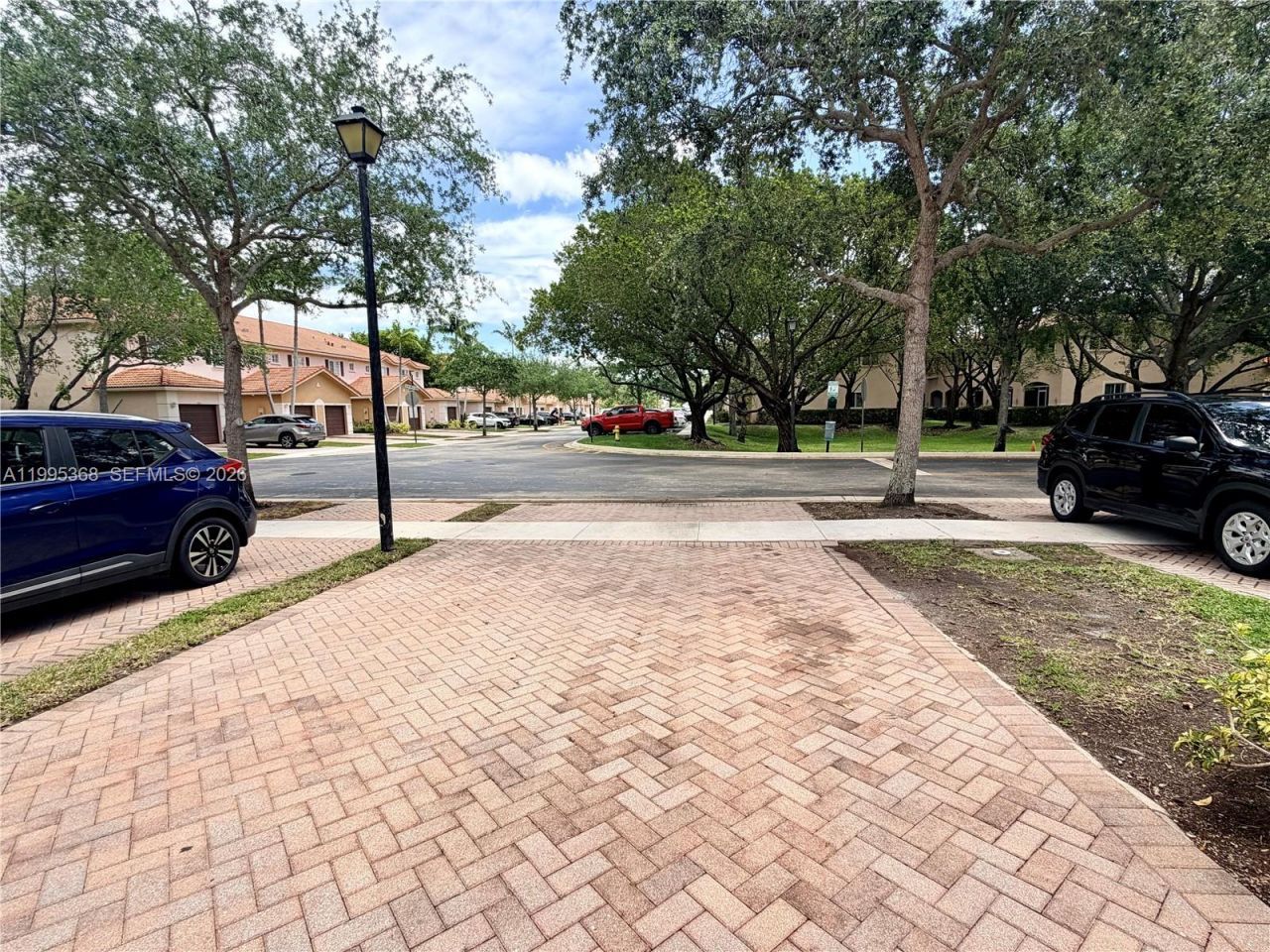 5747 Isles Cir, Unit 5747, Tamarac, FL 33321 Photo