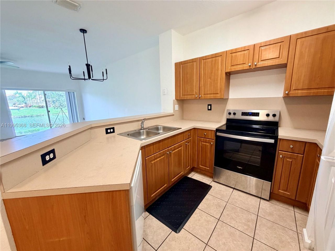 5747 Isles Cir, Unit 5747, Tamarac, FL 33321 Photo