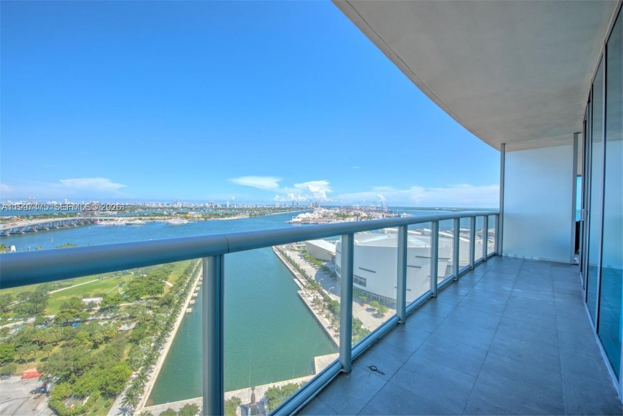 888 Biscayne Blvd, Unit 2410, Miami, FL 33132 Photo