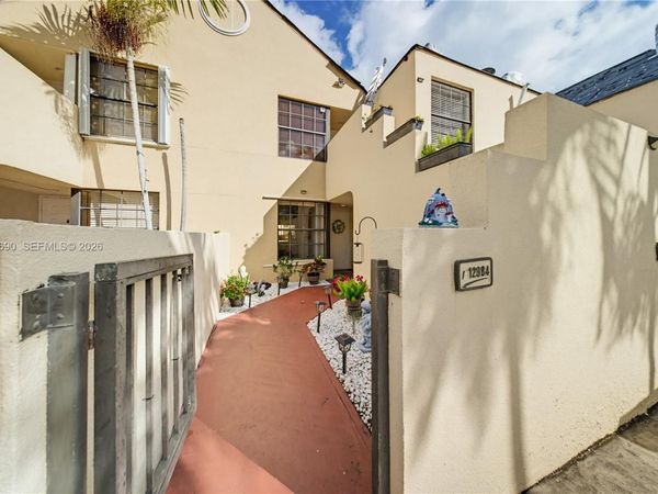 12984 SW 88th Ln, Unit B104, Miami, FL 33186