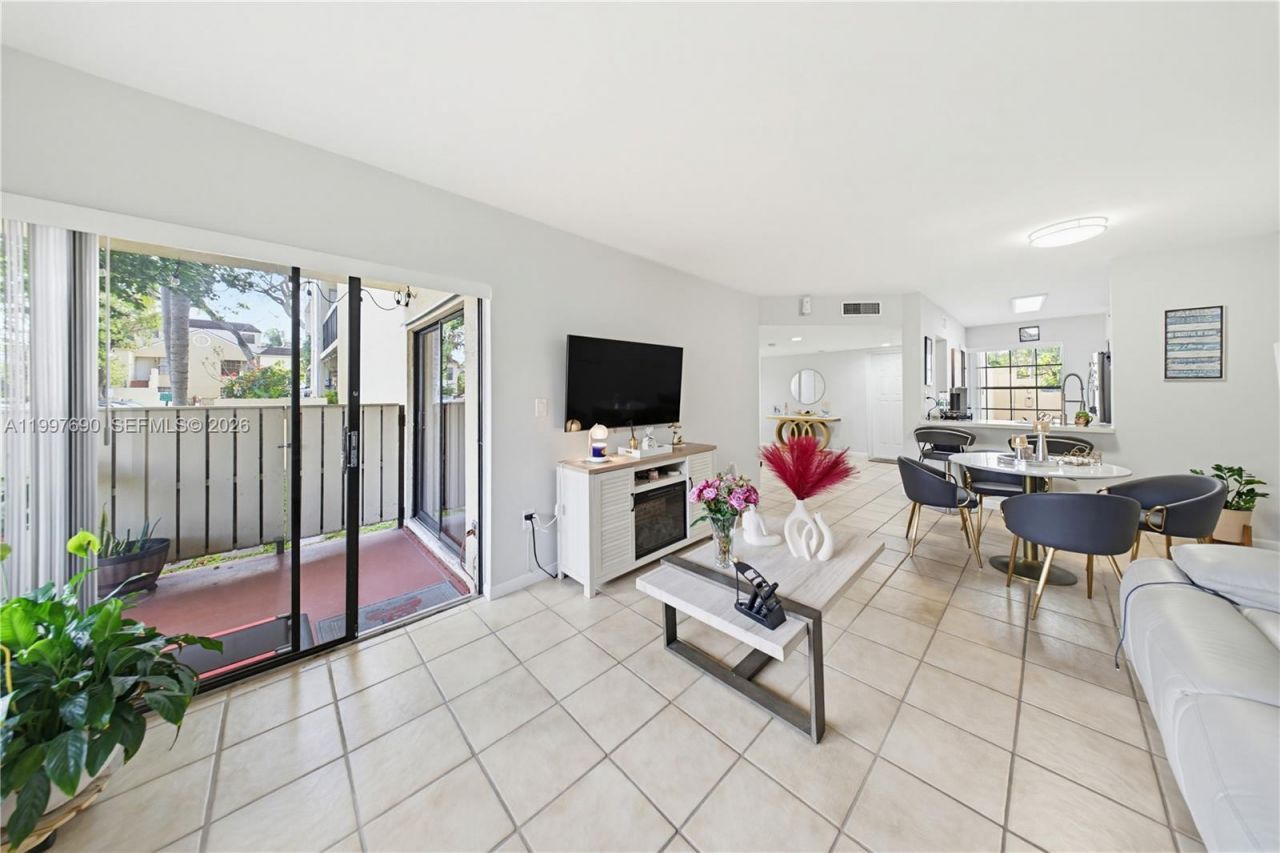 12984 SW 88th Ln, Unit B104, Miami, FL 33186 Photo