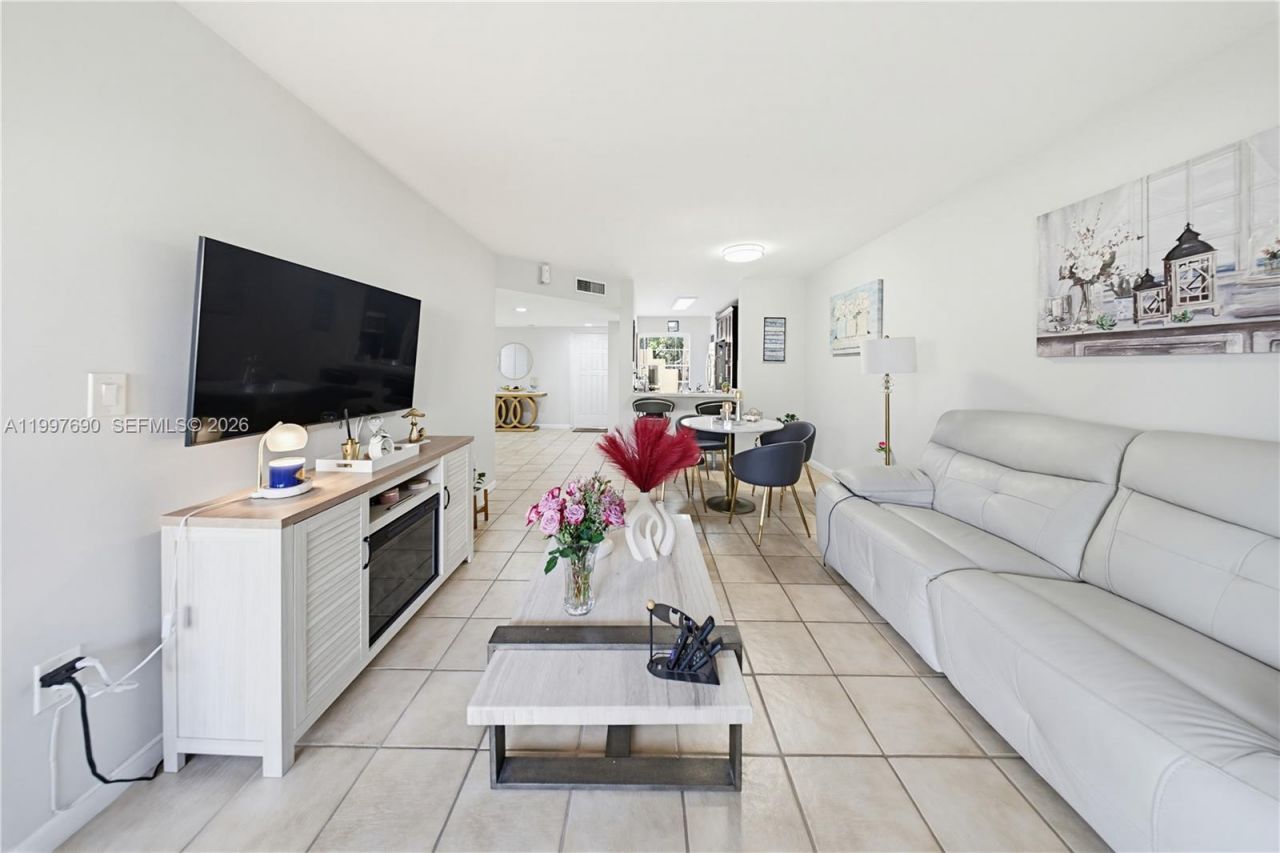 12984 SW 88th Ln, Unit B104, Miami, FL 33186 Photo