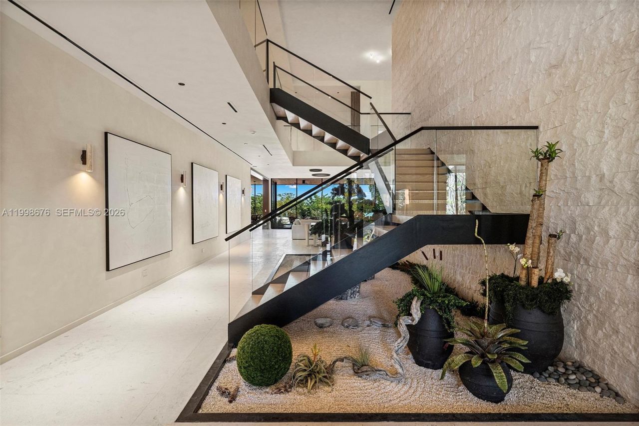 9640 W Broadview Dr, Bay Harbor Islands, FL 33154 Photo