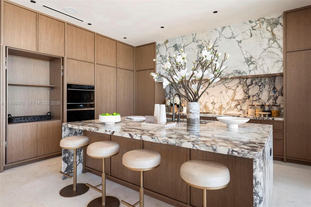 9640 W Broadview Dr, Bay Harbor Islands, FL 33154 Photo