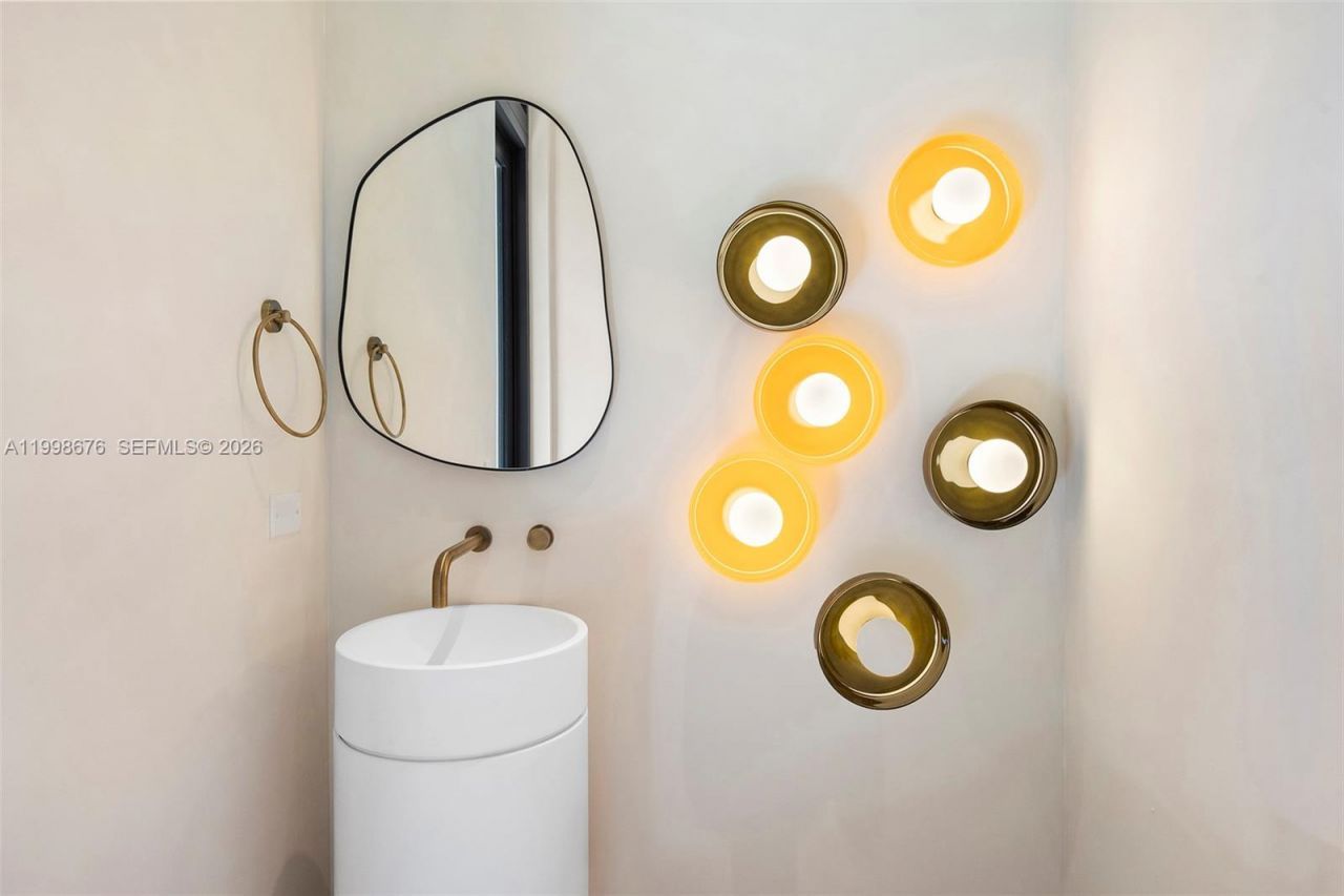 9640 W Broadview Dr, Bay Harbor Islands, FL 33154 Photo