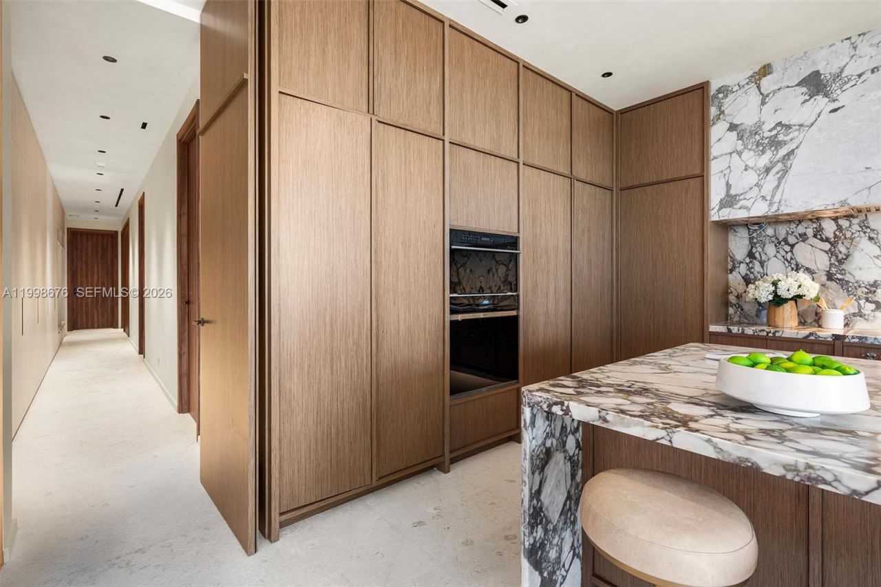 9640 W Broadview Dr, Bay Harbor Islands, FL 33154 Photo