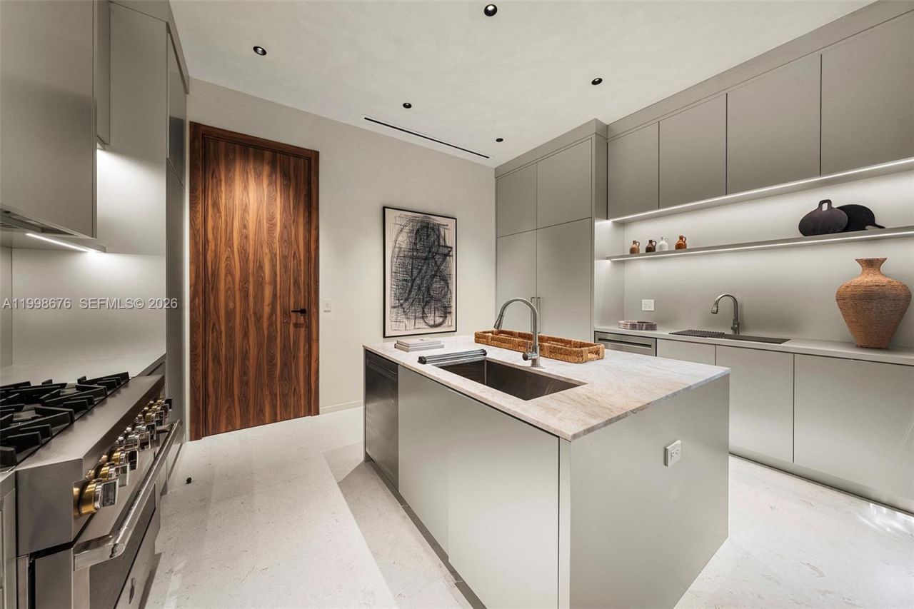 9640 W Broadview Dr, Bay Harbor Islands, FL 33154 Photo