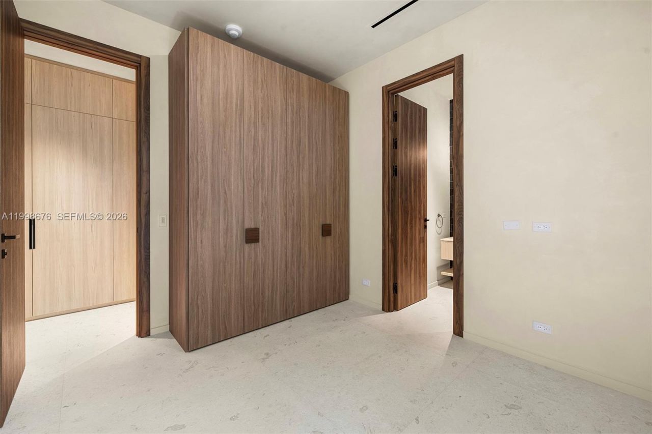 9640 W Broadview Dr, Bay Harbor Islands, FL 33154 Photo