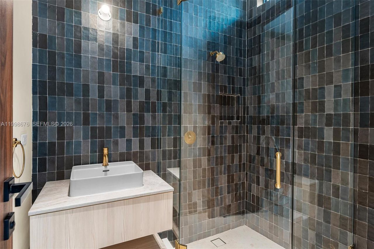 9640 W Broadview Dr, Bay Harbor Islands, FL 33154 Photo