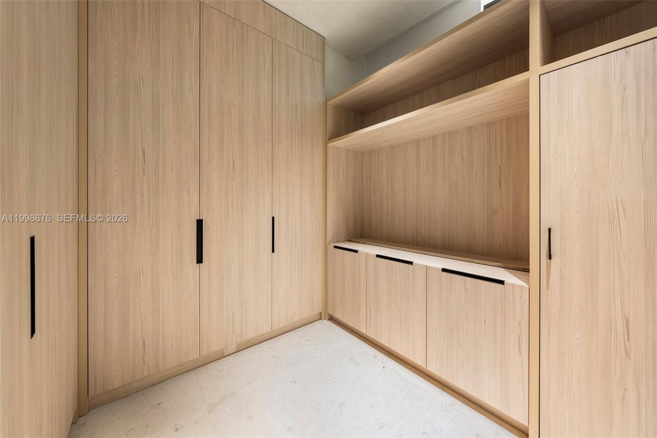 9640 W Broadview Dr, Bay Harbor Islands, FL 33154 Photo