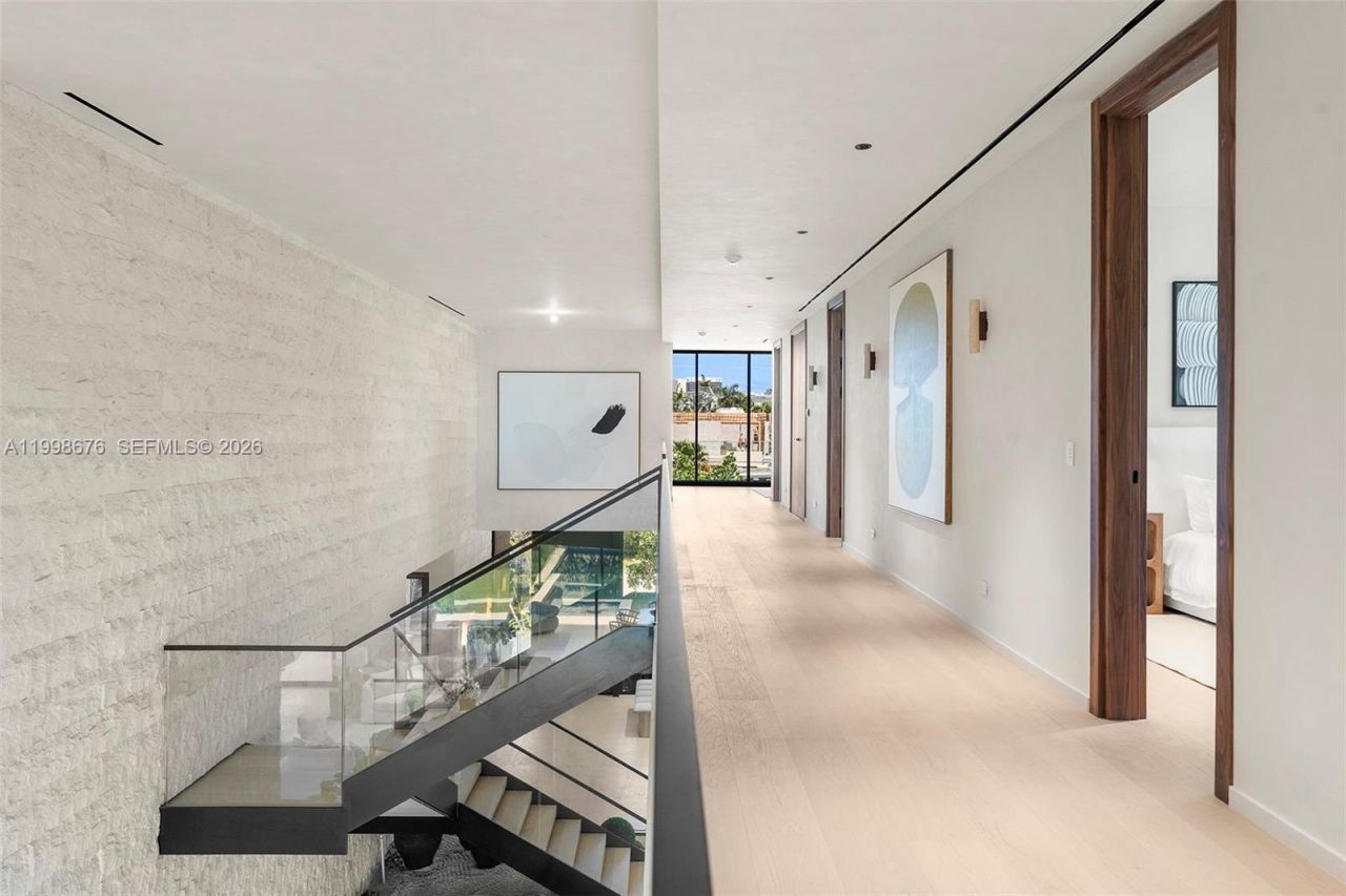 9640 W Broadview Dr, Bay Harbor Islands, FL 33154 Photo