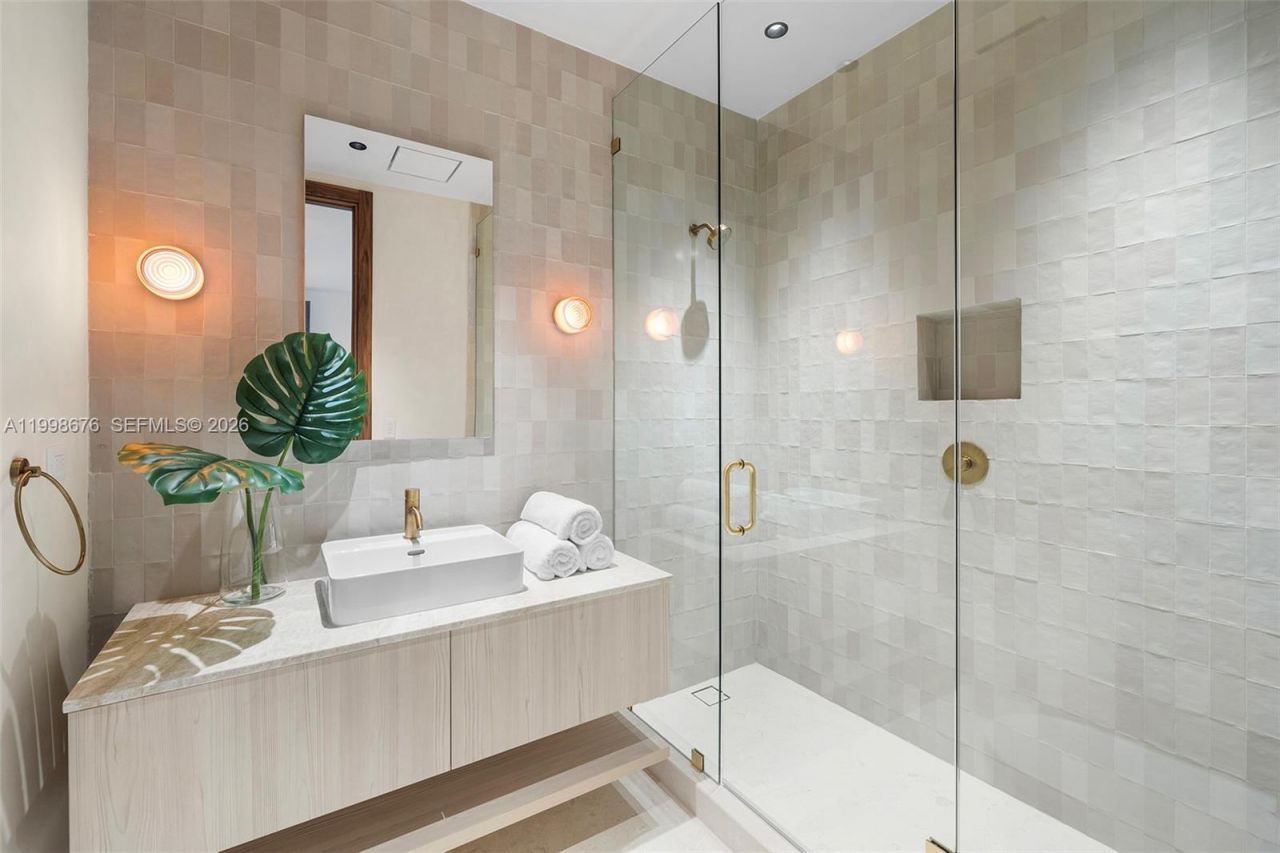 9640 W Broadview Dr, Bay Harbor Islands, FL 33154 Photo