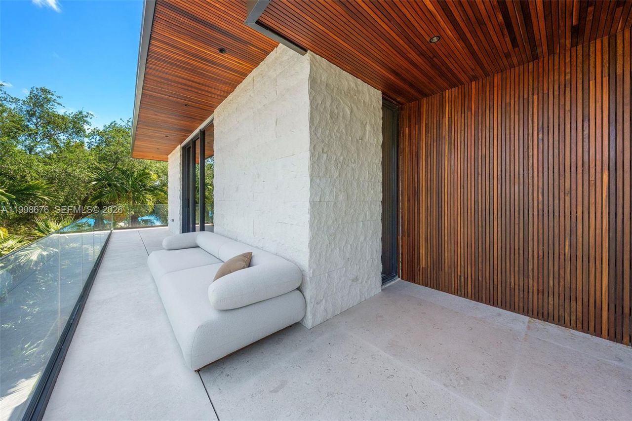 9640 W Broadview Dr, Bay Harbor Islands, FL 33154 Photo