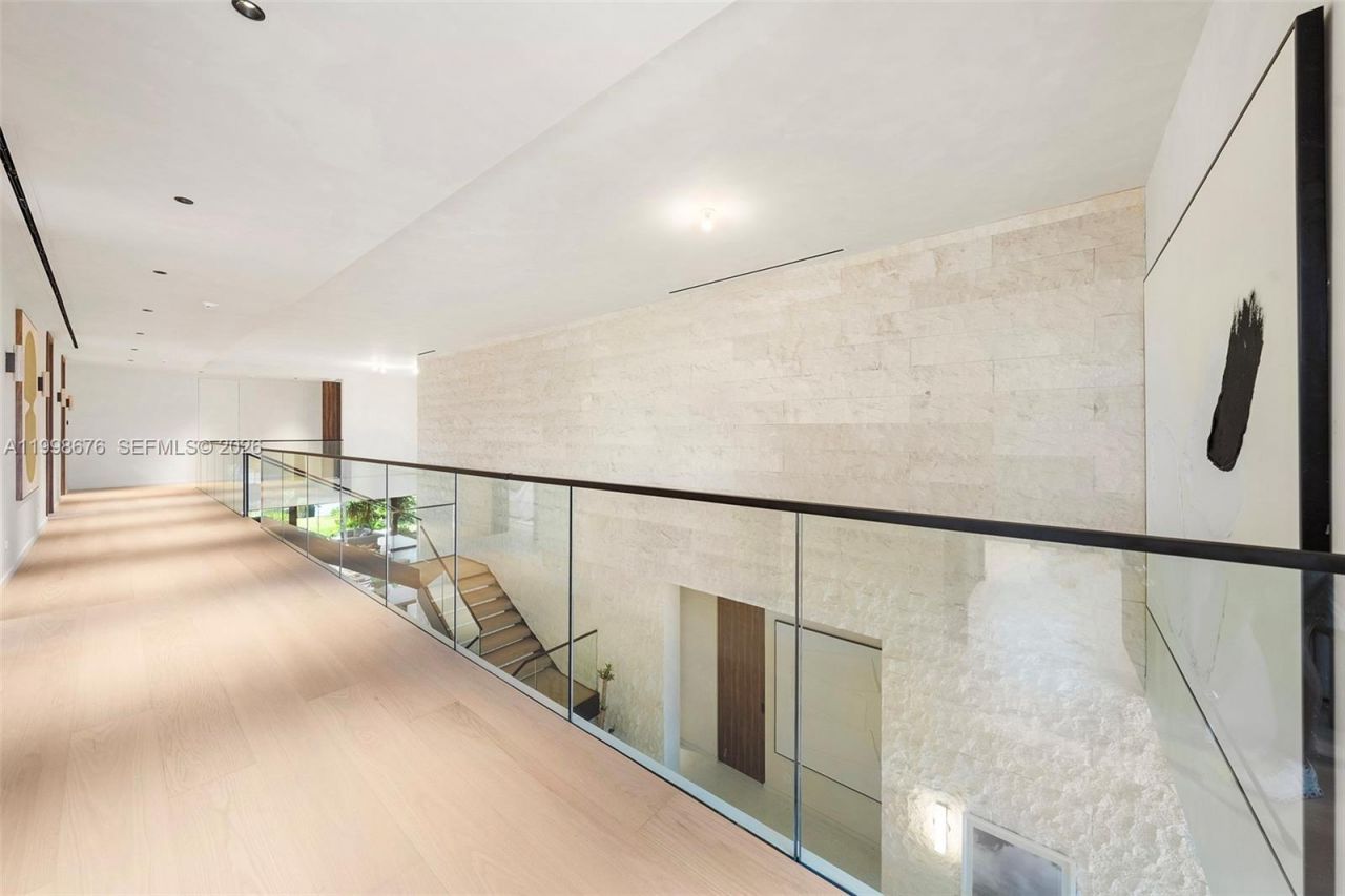 9640 W Broadview Dr, Bay Harbor Islands, FL 33154 Photo