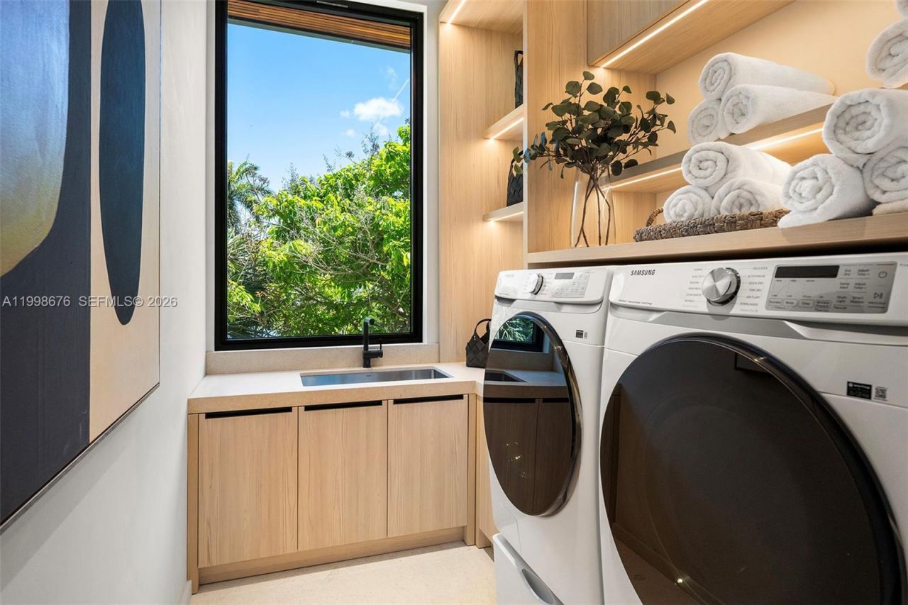 9640 W Broadview Dr, Bay Harbor Islands, FL 33154 Photo