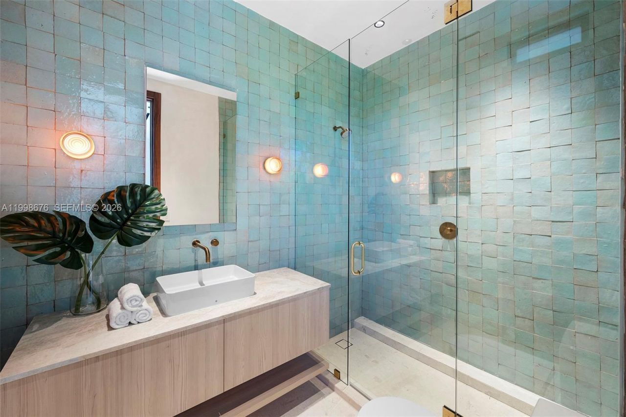 9640 W Broadview Dr, Bay Harbor Islands, FL 33154 Photo