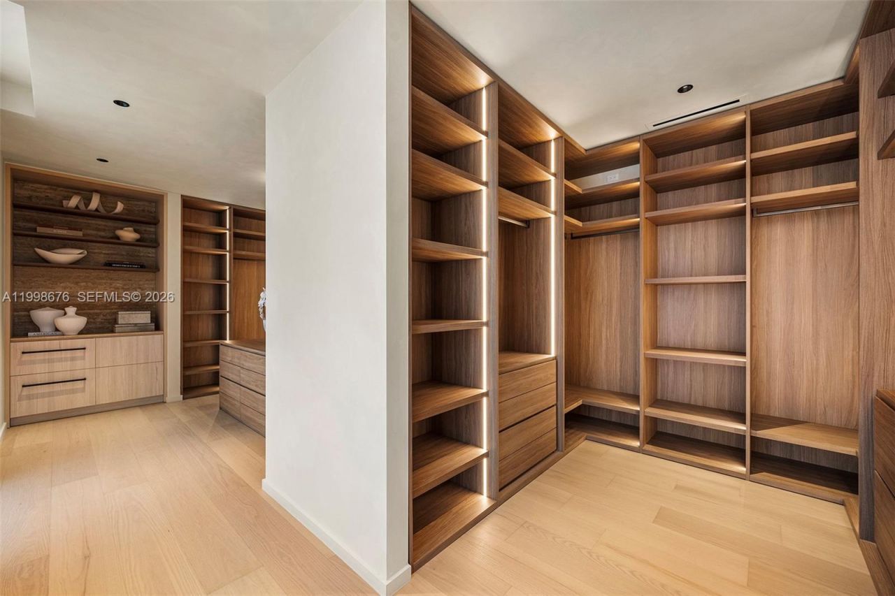 9640 W Broadview Dr, Bay Harbor Islands, FL 33154 Photo