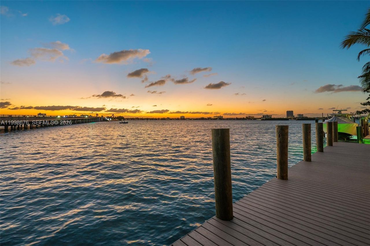 9640 W Broadview Dr, Bay Harbor Islands, FL 33154 Photo