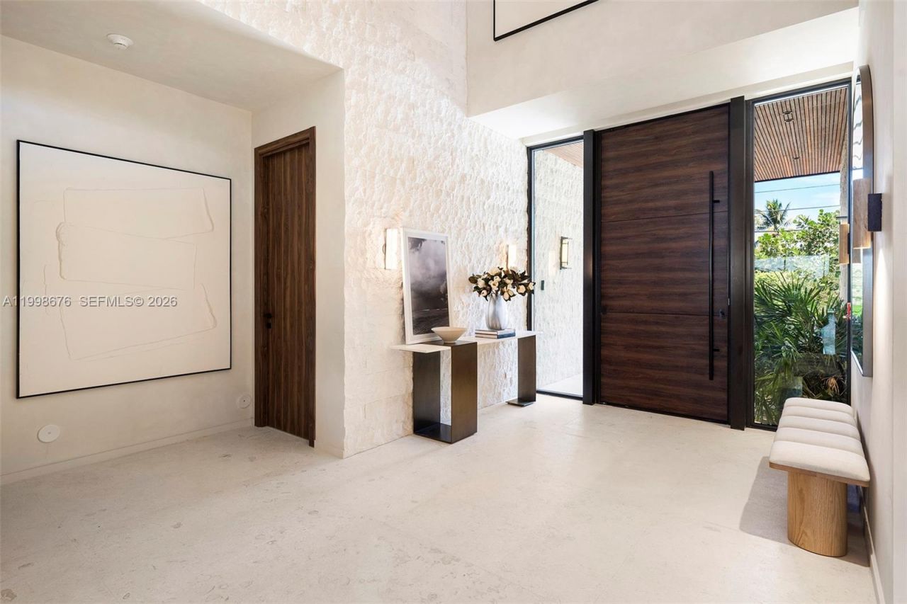 9640 W Broadview Dr, Bay Harbor Islands, FL 33154 Photo