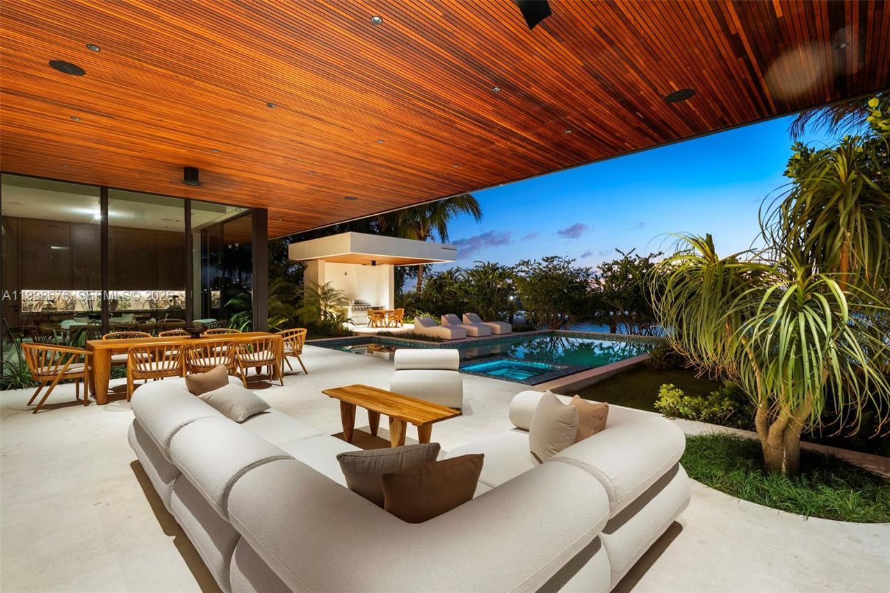 9640 W Broadview Dr, Bay Harbor Islands, FL 33154 Photo