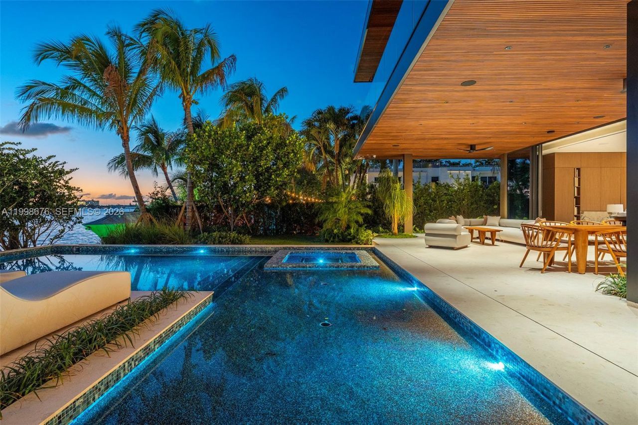 9640 W Broadview Dr, Bay Harbor Islands, FL 33154 Photo