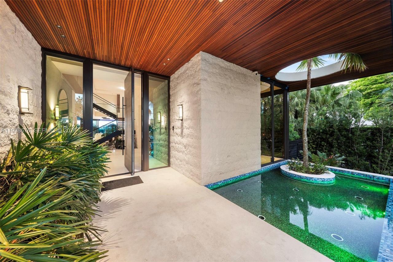 9640 W Broadview Dr, Bay Harbor Islands, FL 33154 Photo