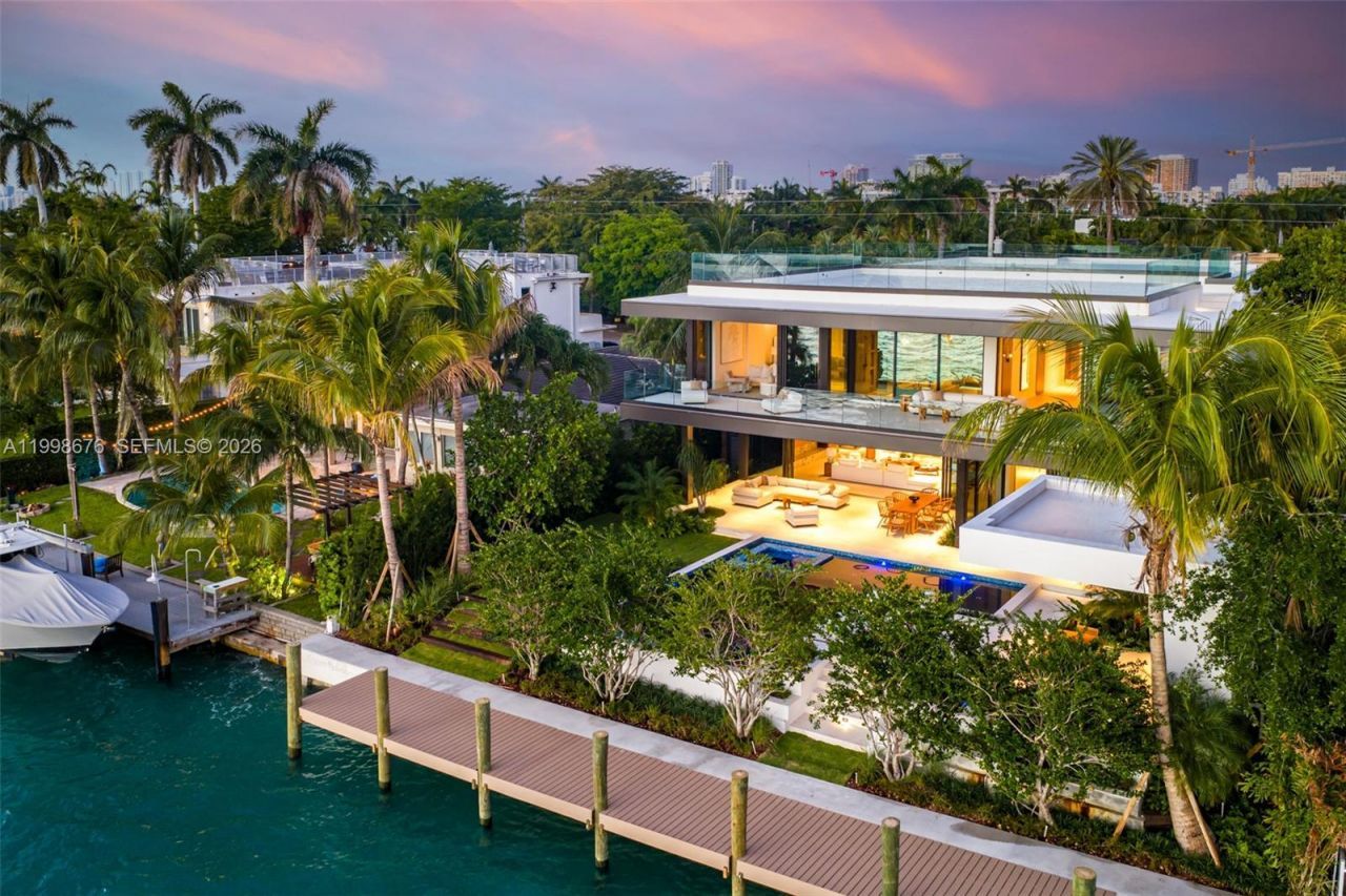 9640 W Broadview Dr, Bay Harbor Islands, FL 33154 Photo