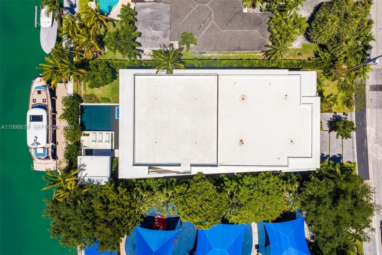 9640 W Broadview Dr, Bay Harbor Islands, FL 33154 Photo