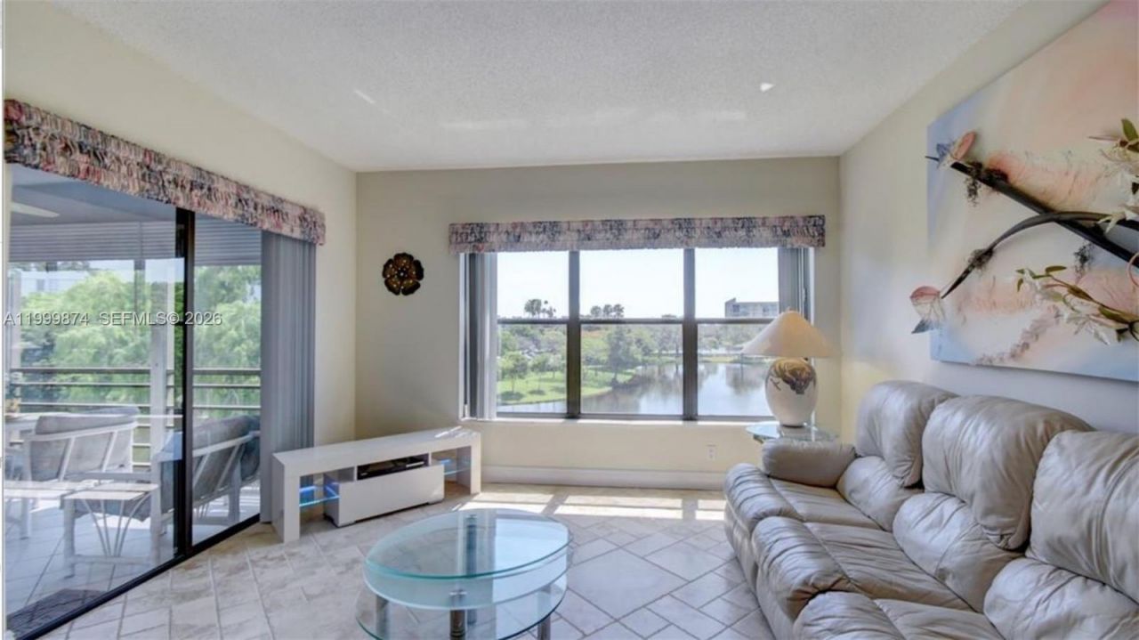 2311 S Cypress Bend Dr, Unit 419A, Pompano Beach, FL 33069 Photo