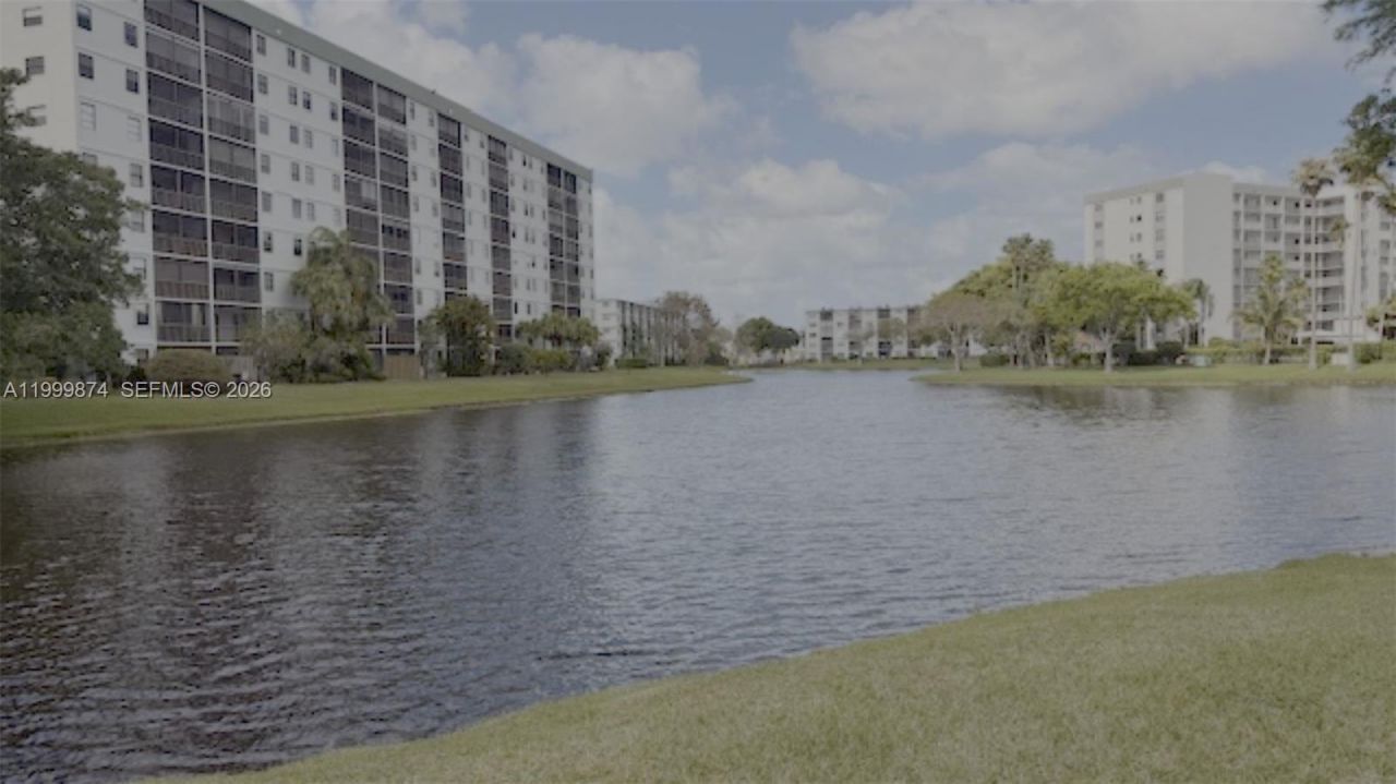 2311 S Cypress Bend Dr, Unit 419A, Pompano Beach, FL 33069 Photo