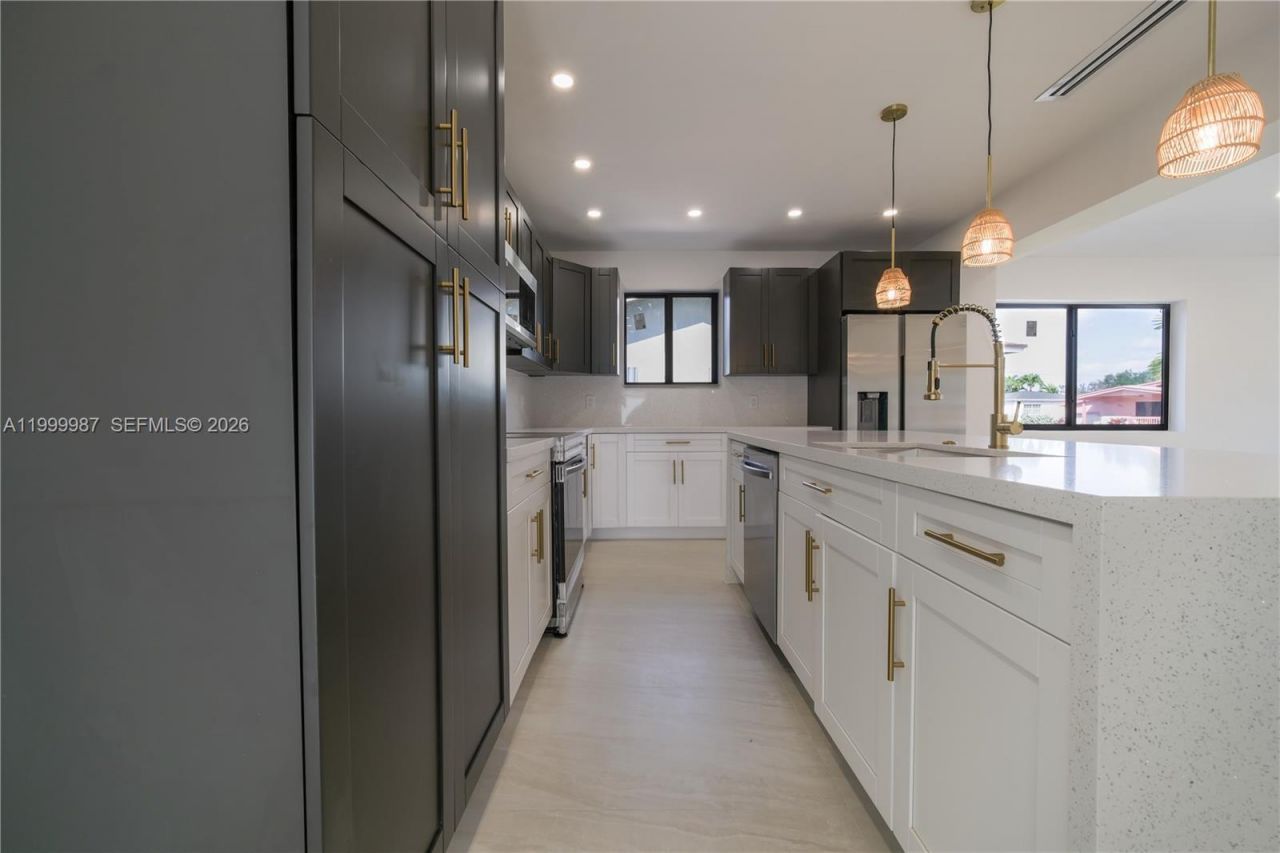 8220 SW 29th St, Miami, FL 33155 Photo