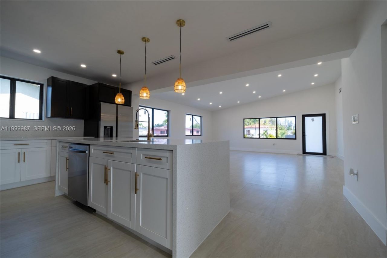 8220 SW 29th St, Miami, FL 33155 Photo