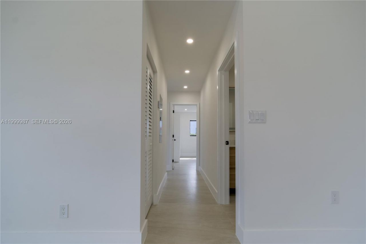 8220 SW 29th St, Miami, FL 33155 Photo