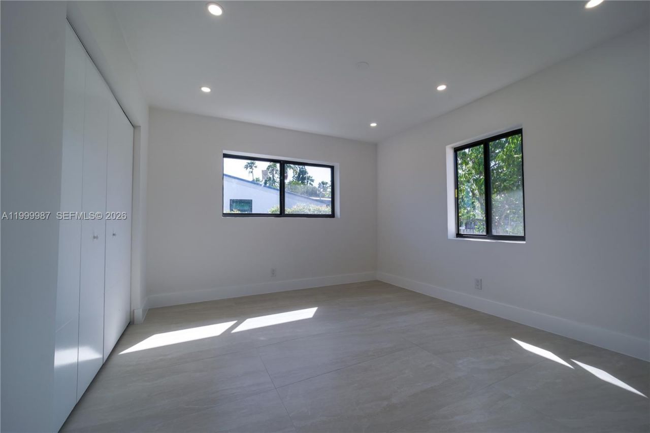 8220 SW 29th St, Miami, FL 33155 Photo