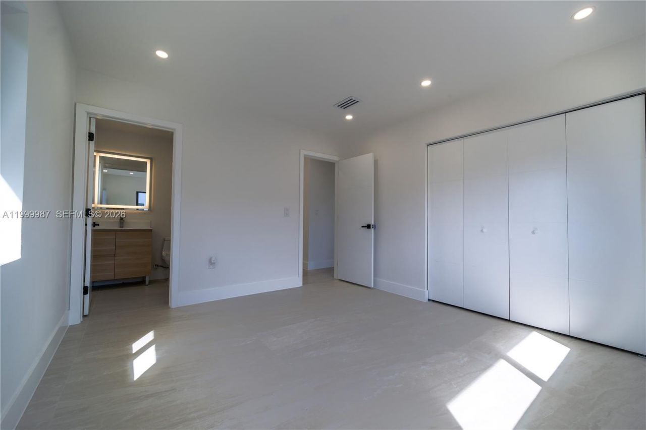 8220 SW 29th St, Miami, FL 33155 Photo