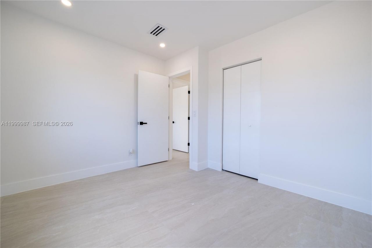 8220 SW 29th St, Miami, FL 33155 Photo