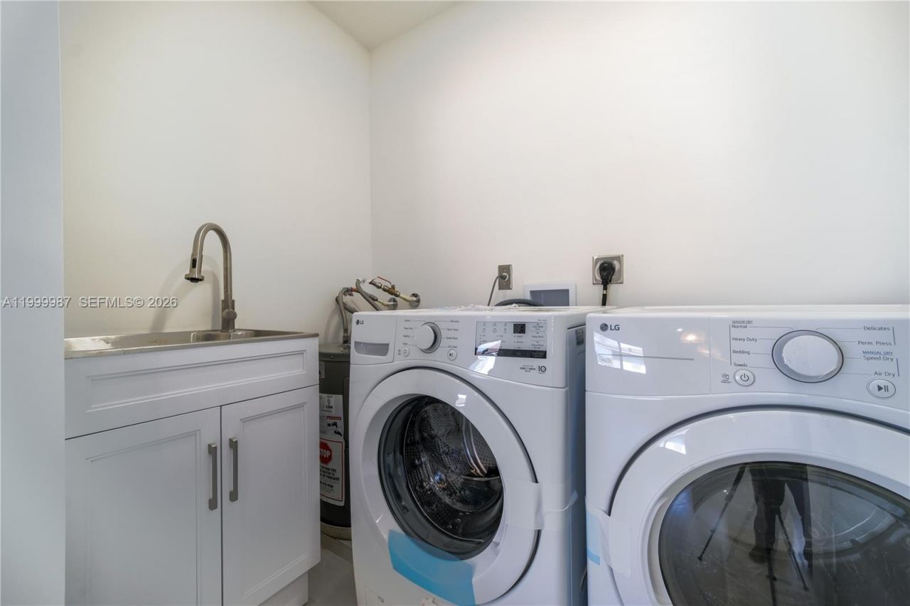 8220 SW 29th St, Miami, FL 33155 Photo