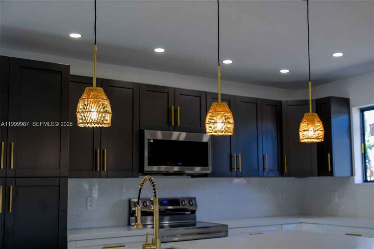 8220 SW 29th St, Miami, FL 33155 Photo