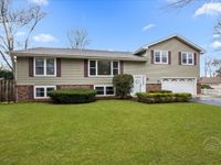 701 Viking Drive, Batavia, IL 60510 primary photo