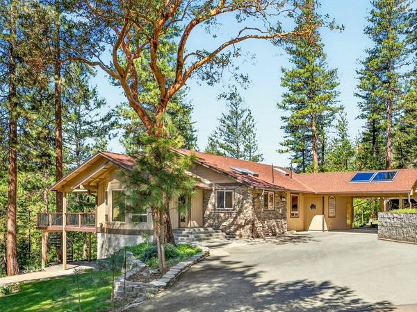 5225 Sterling Creek Road, Jacksonville, OR 97530