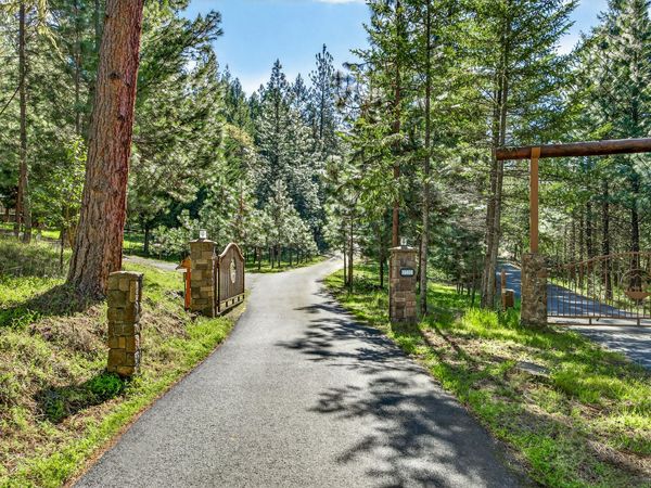 5225 Sterling Creek Road, Jacksonville, OR 97530