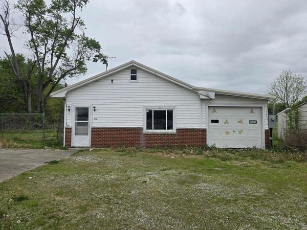 108 N Nichols Avenue, Petersburg, IN 47567