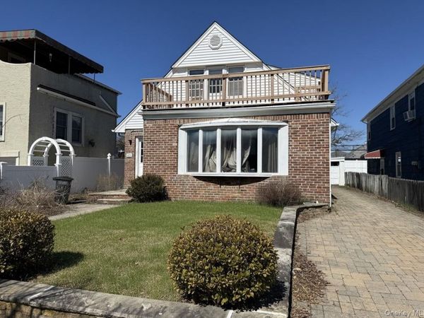 525 E Olive Street , Unit Upper, Long Beach, NY 11561