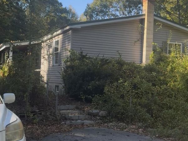 17 Trundlebed Lane, Kensington, NH 03833