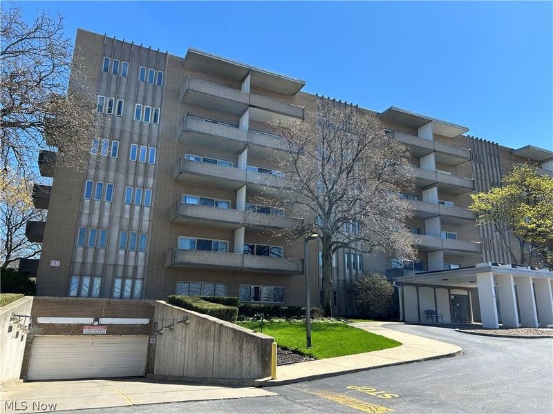 3167 Linden Road, Unit 204, Rocky River, OH 44116 Photo 2