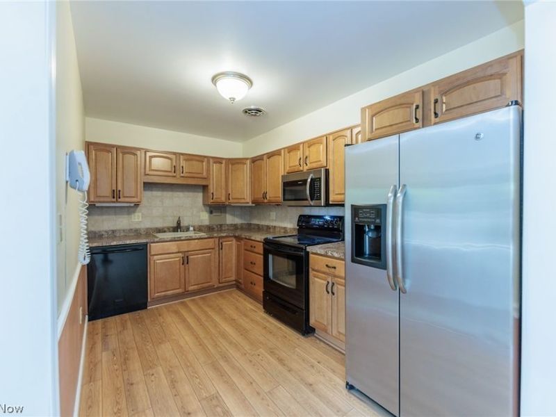 3167 Linden Road, Unit 204, Rocky River, OH 44116 Photo 5