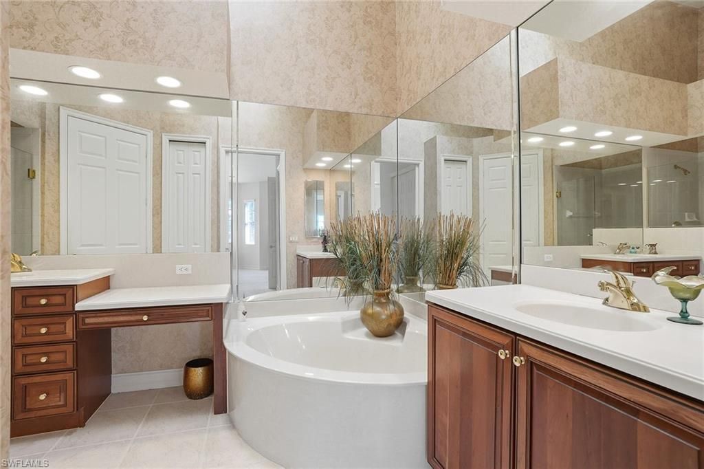8605 Champions Pt, Unit 103, Naples, FL 34113 Photo